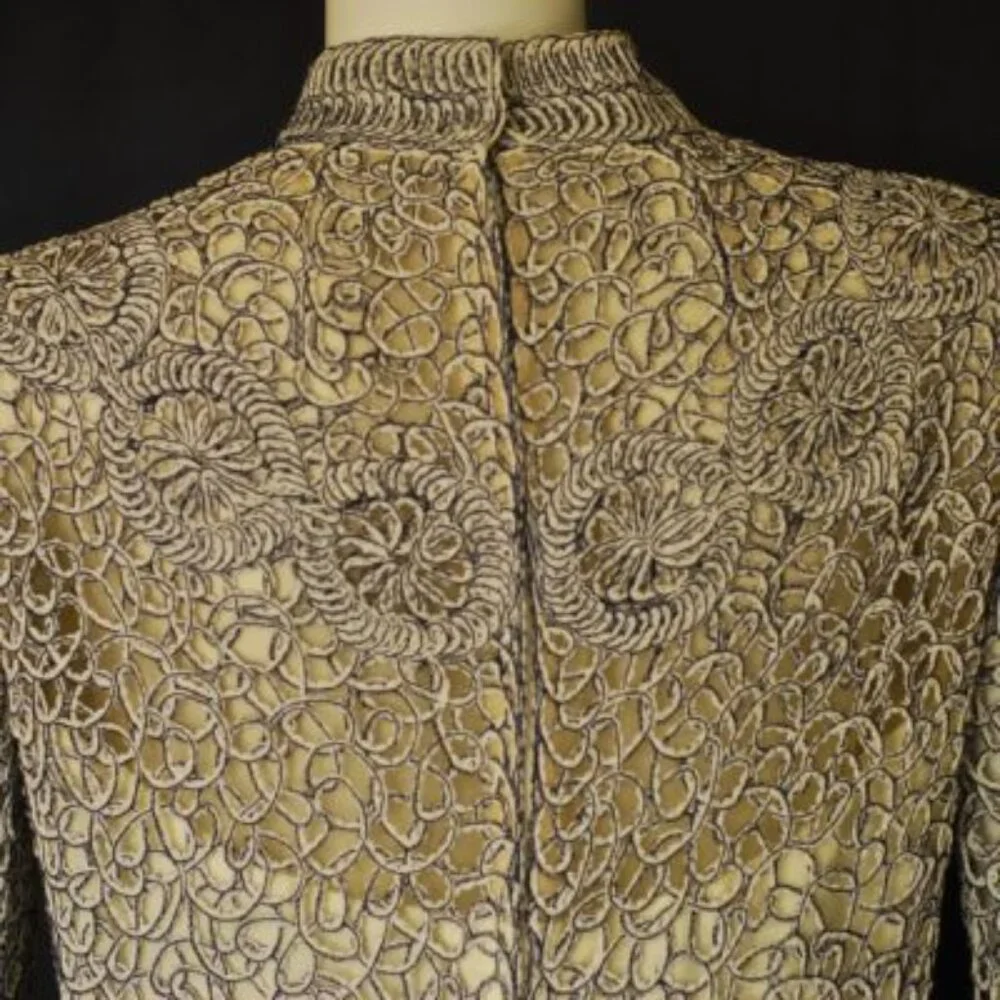 Roger Freres Paris 1970's Gown With An Elaborate Concentric Design - France - Picture 4 of 7